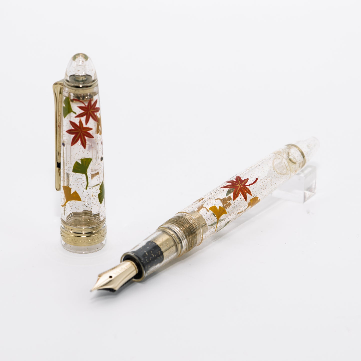 Petals Falling on Koi, Kinka Kotonoha Wajima Makie Fountain Pen