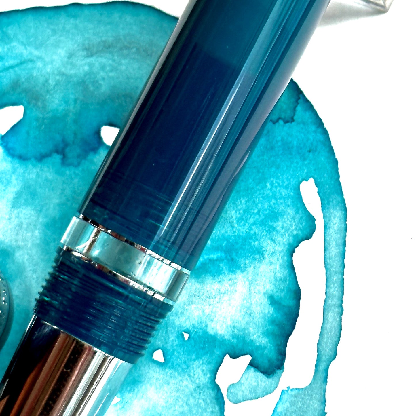 BUNGUBOX Original Fountain Pen: FUJIYAMA BLUE REALO