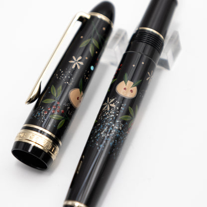 Snow Rabbits and Nandina Berries Wajima Makie Fountain Pen, Projit Lite