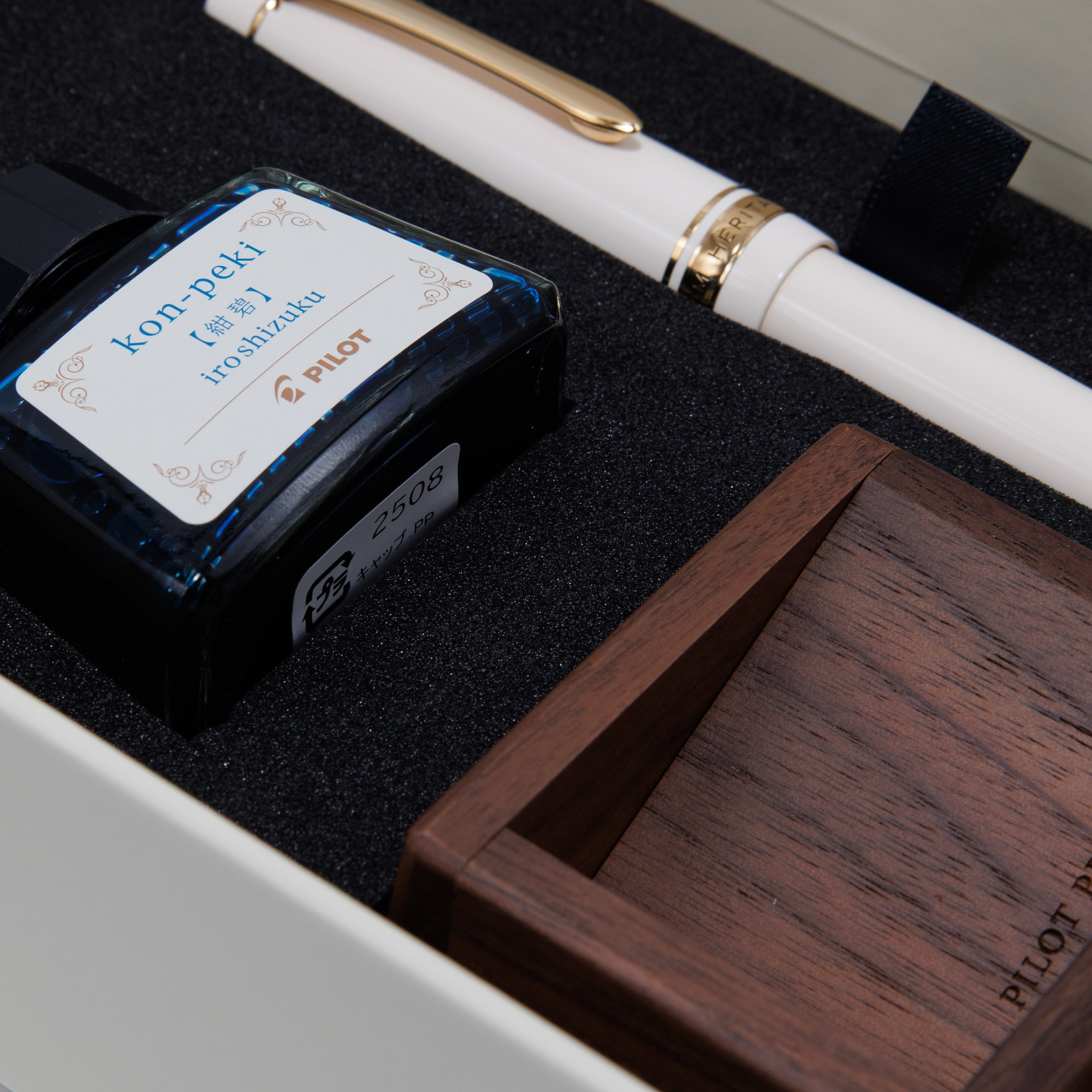 PILOT 2025 Limited Edition カスタムヘリテイジ912 – BUNGUBOX