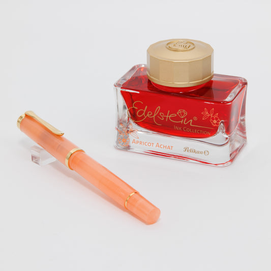 Pelikan M200 Apricot Achat fountain pen with the Edelstein Ink Set