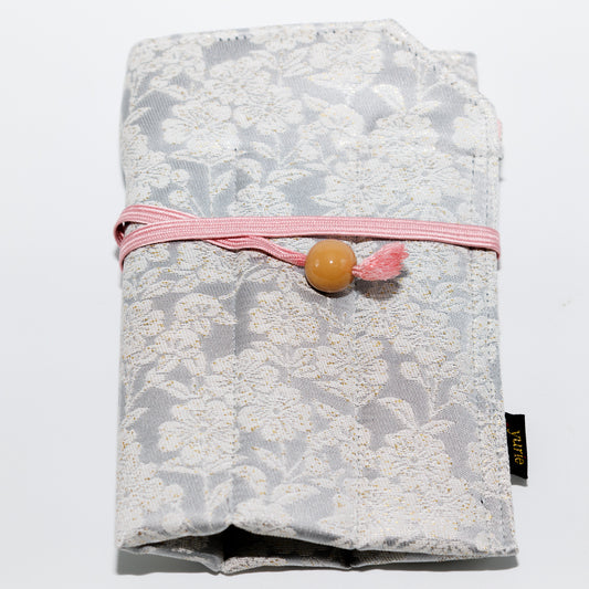 yurie pure silk pen roll for 6 "Kasumizakura" (gray)