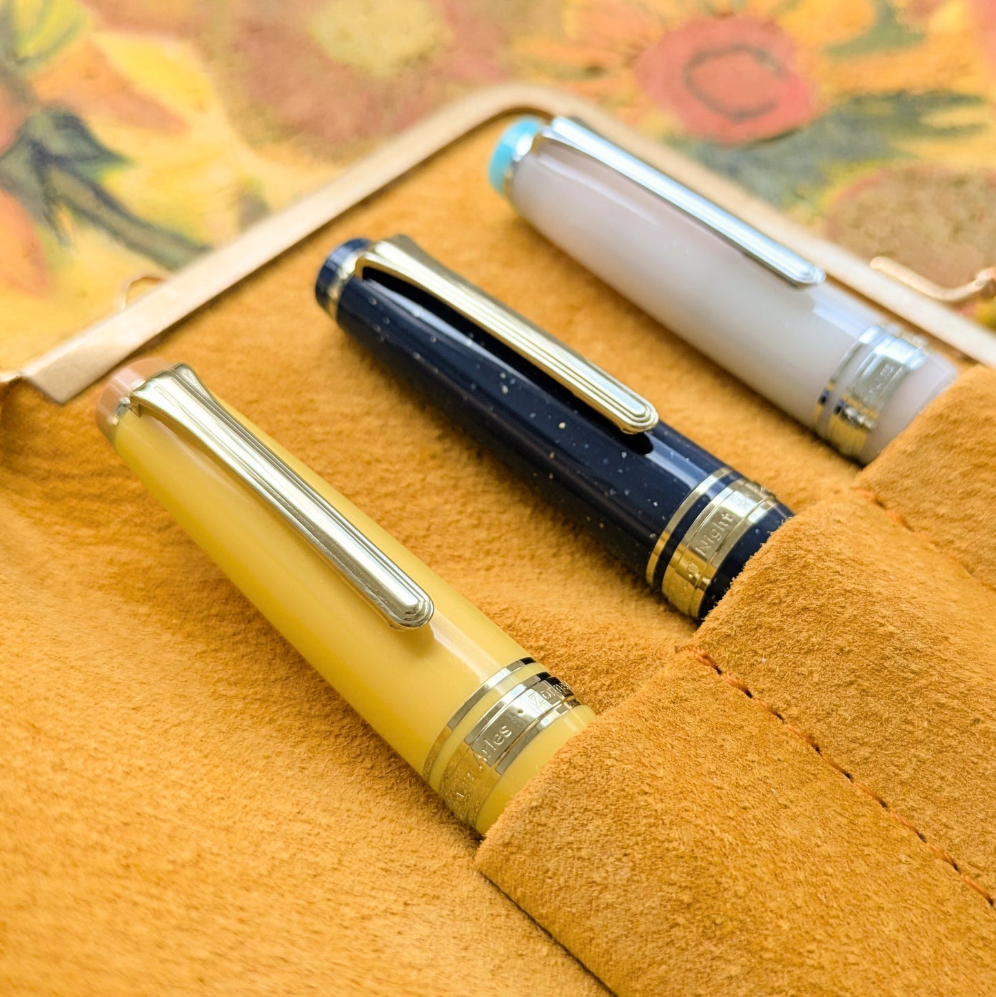 Sunflowers of Arles Metal Clasp Pen Case for 3 pens, BUNGUBOX x Penguin Kaban