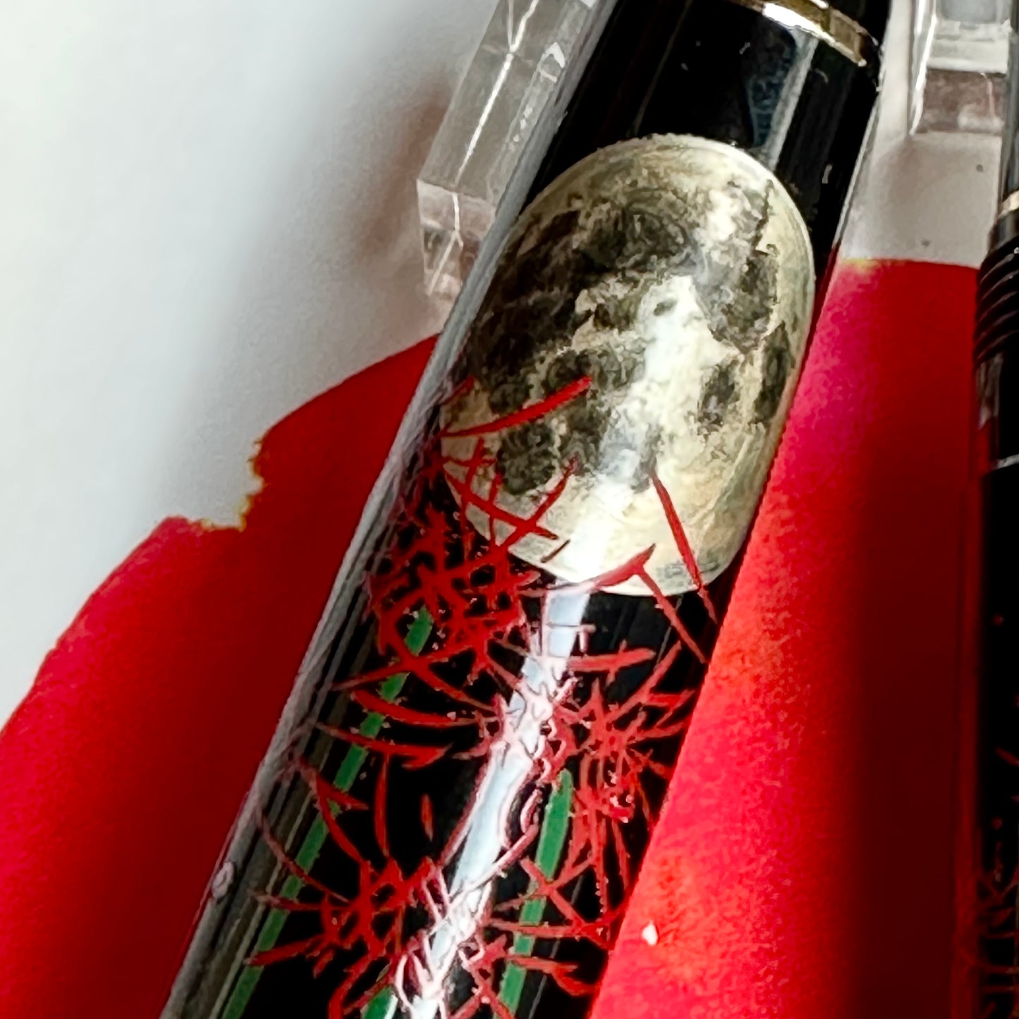 BUNGUBOX x SAILOR  Wajima Makie Fountain Pen "Red Spider Lily in the Moonlit Night"