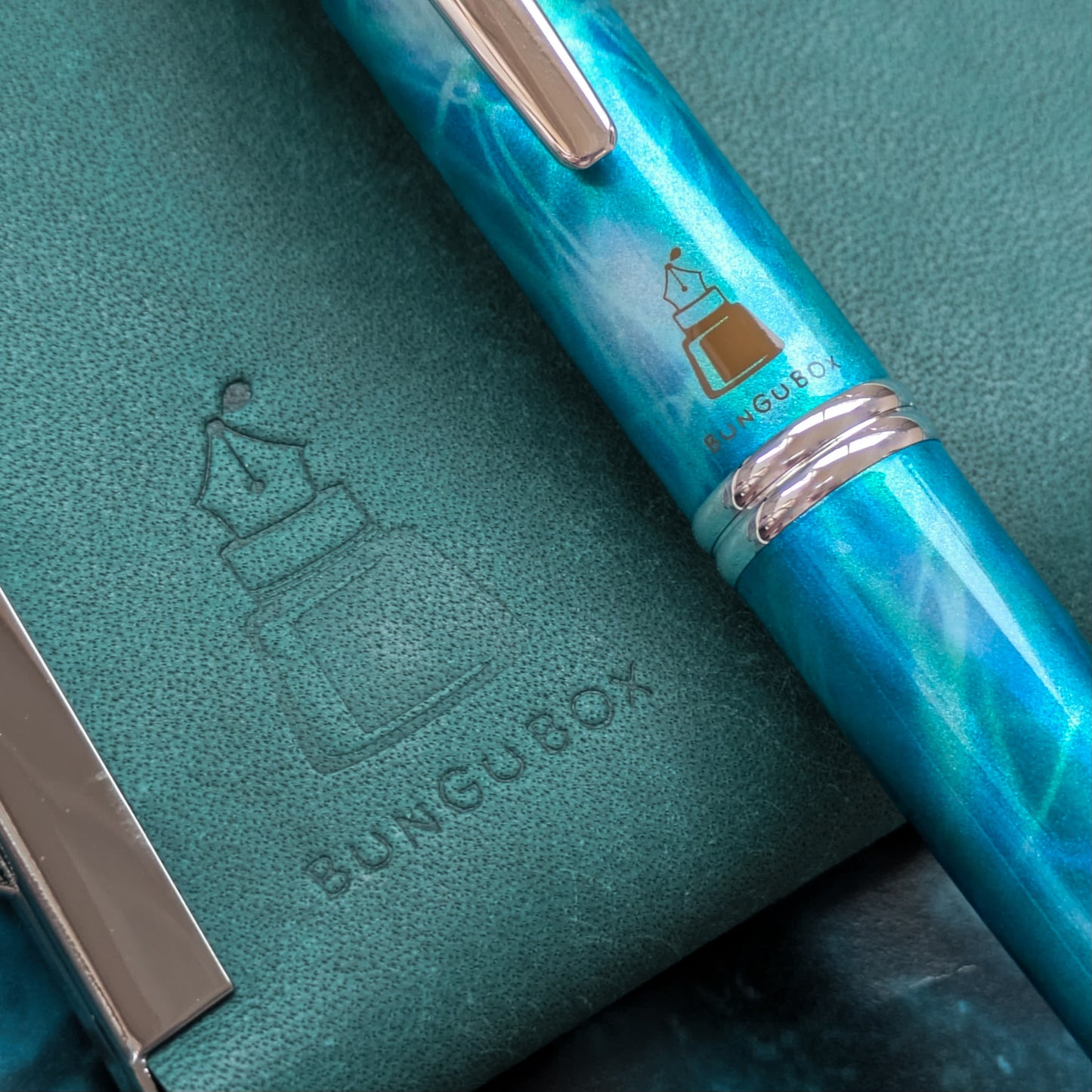 Bon Voyage Metal Clasp Pen Case for 3 regular sized pens, BUNGUBOX x Penguin Kabansha