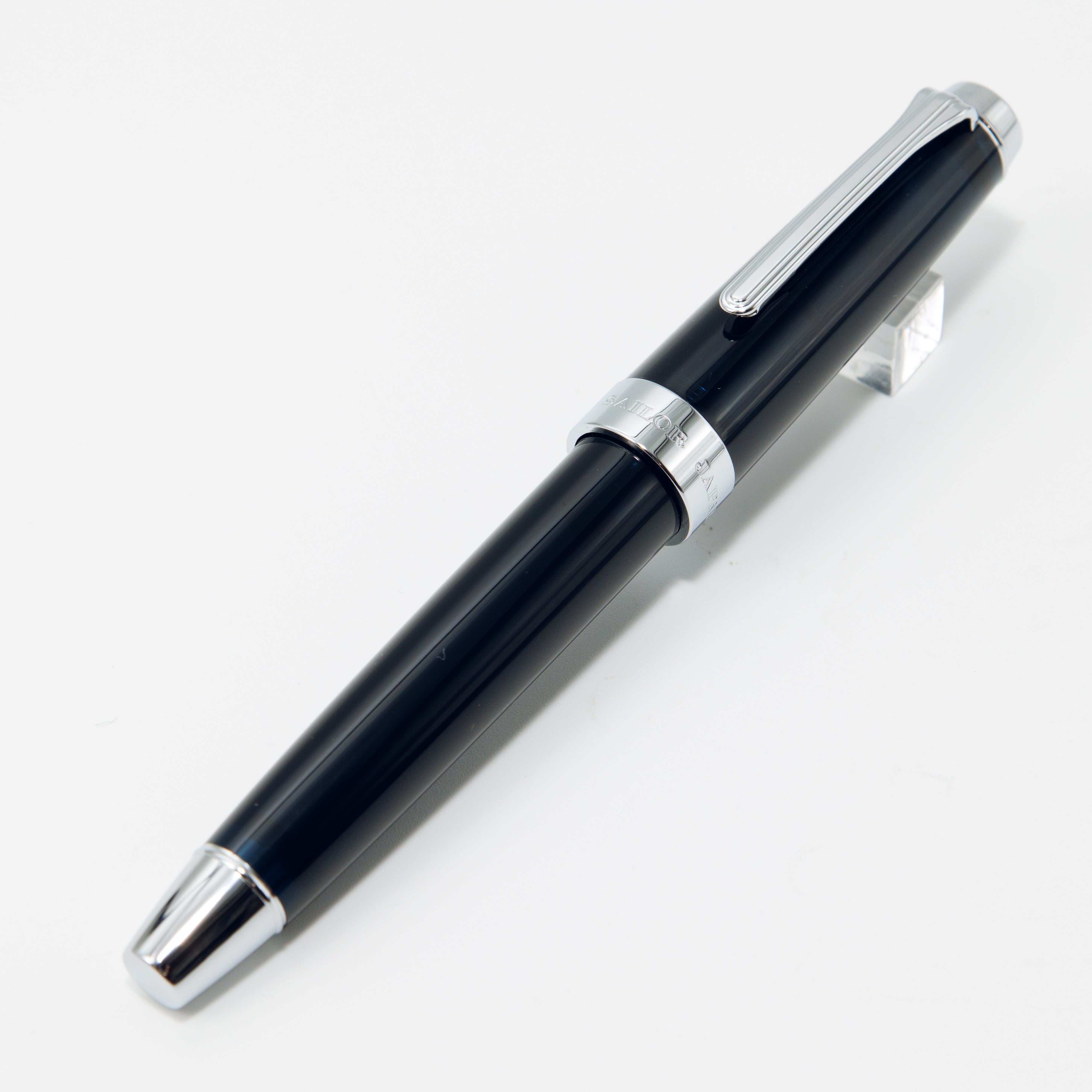 SAILOR Professional Gear Anchor with Silver Trim – BUNGUBOX