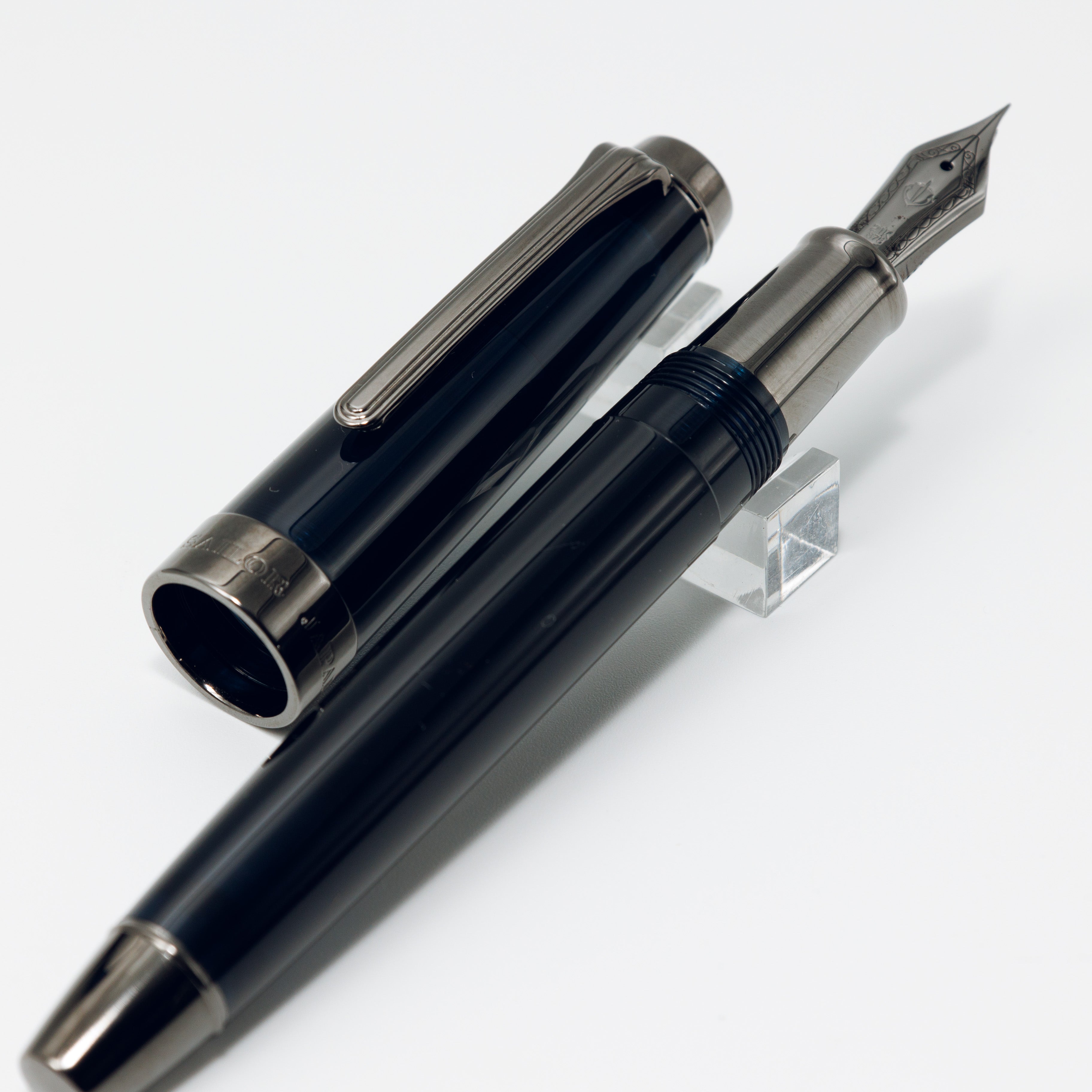 SAILOR Professional Gear Anchor with Black Trim – BUNGUBOX